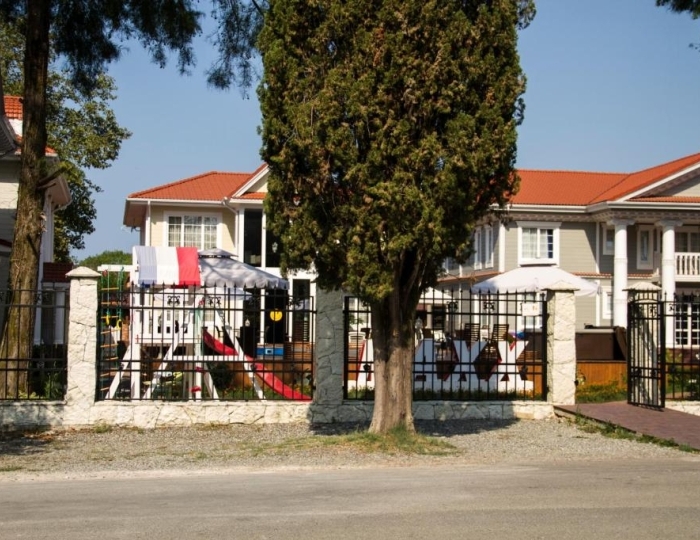 Отель Maxx / Макс Гудаута